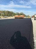 鑫基石集团承建的曹县淮河路沥青路面顺利开工014.jpg