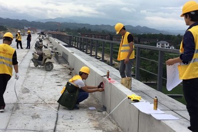 怀邵衡高铁项目四电工程建设